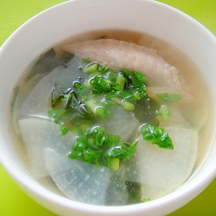 手羽先の先っぽを使って☆大根とわかめのスープ